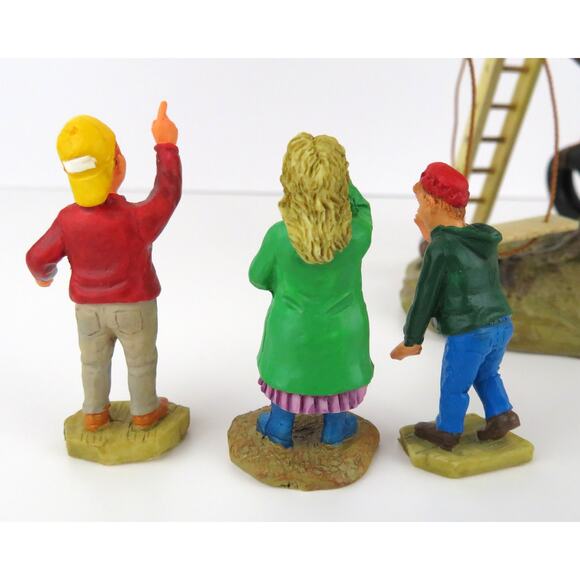 Lemax Steven’s Hideout Treehouse Village Collection w/ Kids Figures & Treehouse - Picture 11 of 16